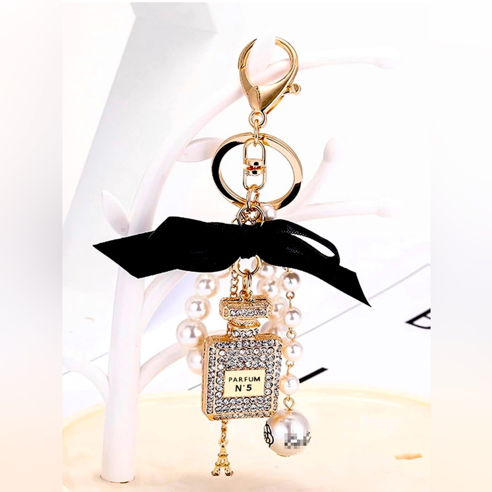 Key Chain  PARFUM NO.5 perfume bottle with pearls and bowknot